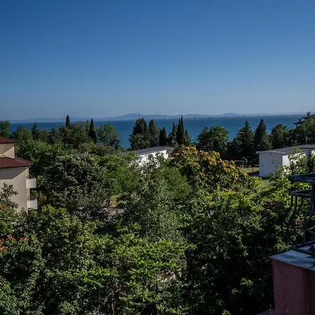 アパート Ar Luxury