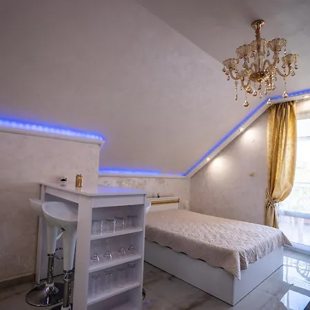 Ar Luxury *